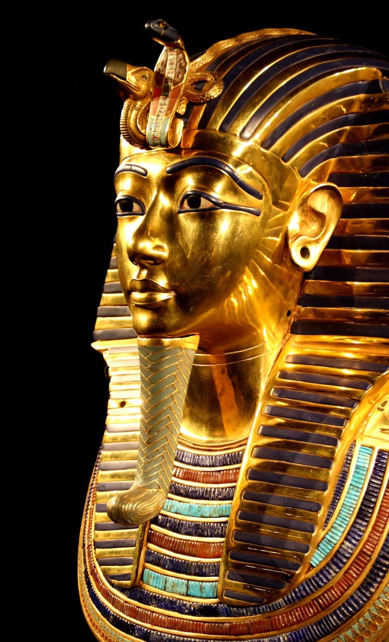 Gold tutankhamun statue barter systems
